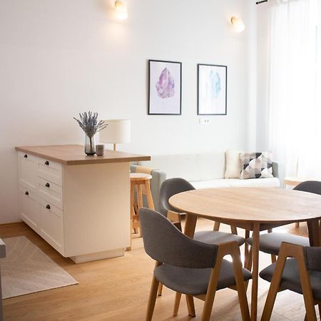 Crystal City Apartment Self-Check-In Любляна Екстер'єр фото
